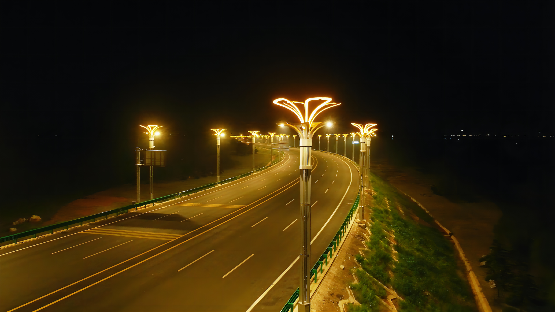 夜景图(1)(1).png